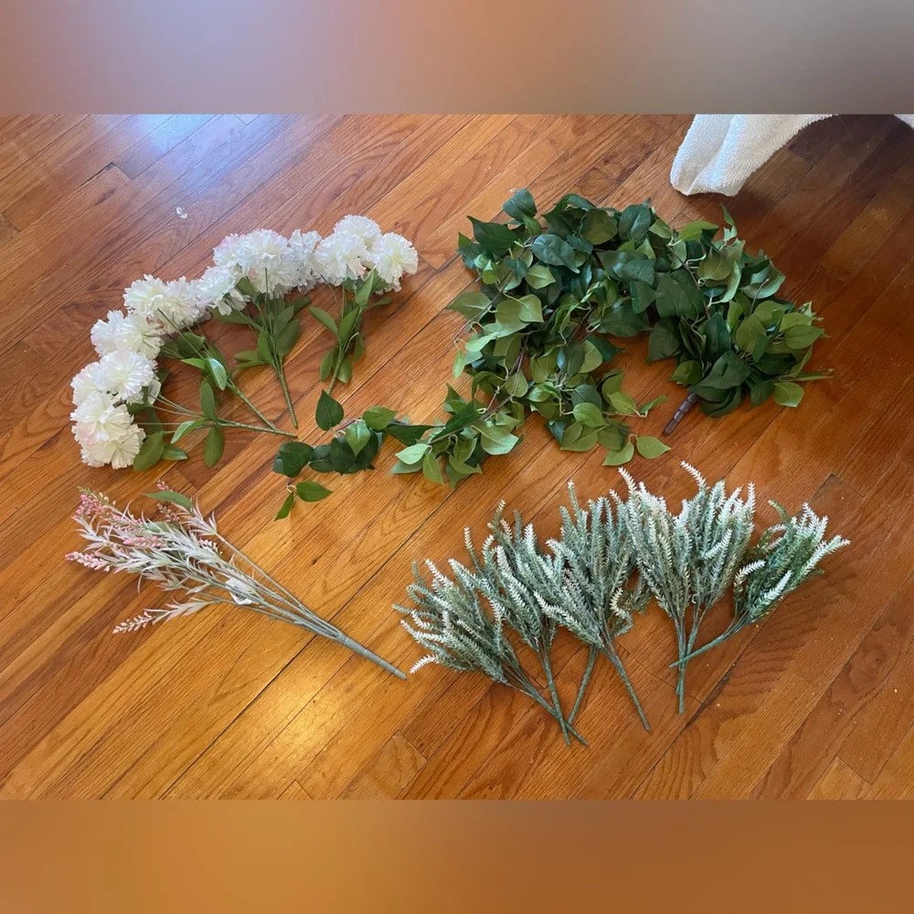 Bundle of 4 different fake flowers
